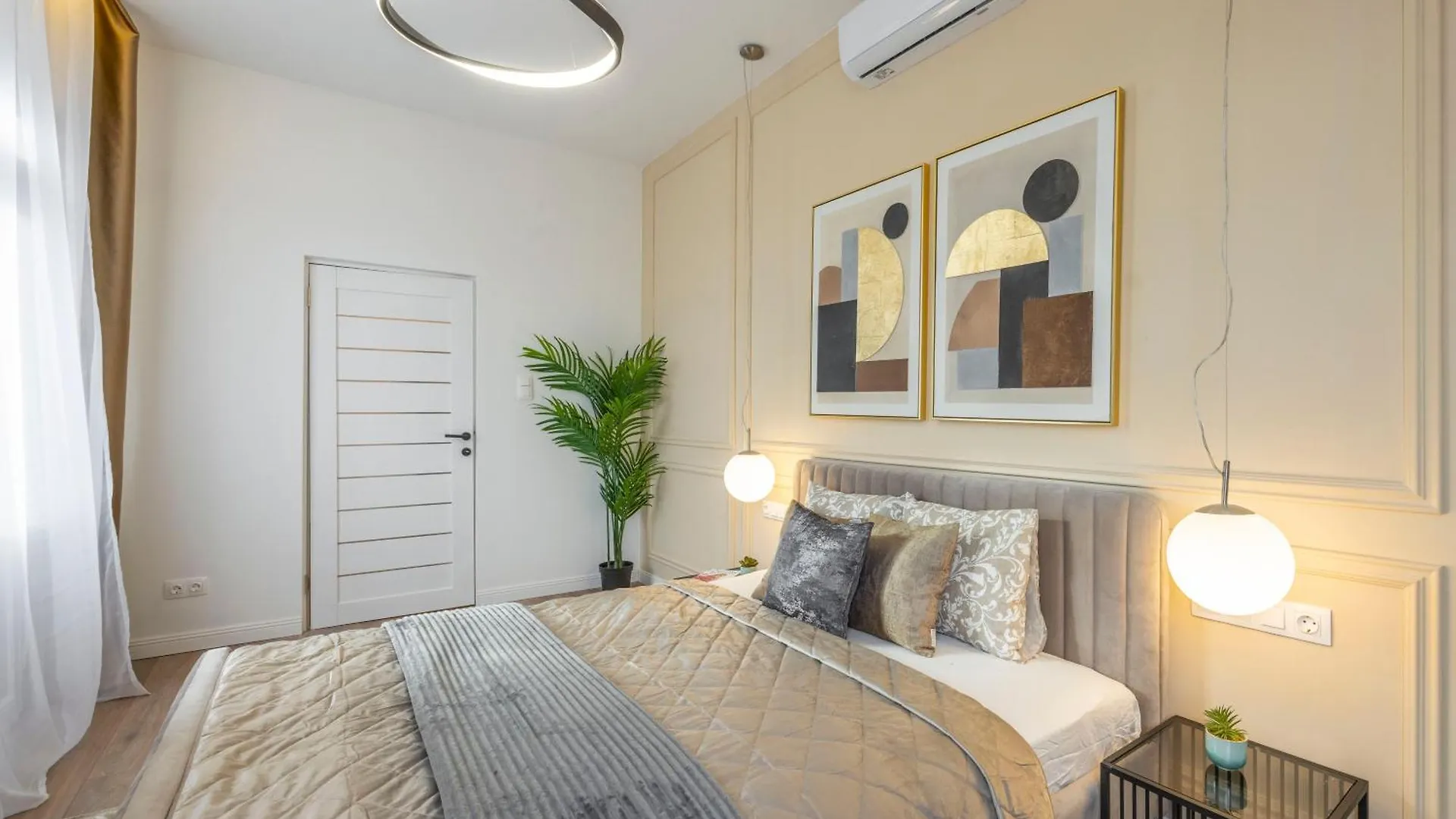 Luxury & Classy Central Apartment With 3Bedrm, 2Bathrm Budapest Hungary